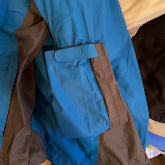 Glaciers edge windbreaker raincoat. Size Large. - Picture 7 of 7